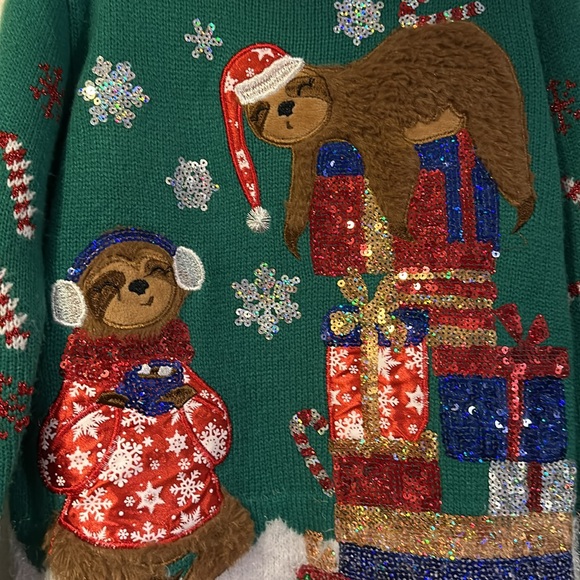 Sloth sparkly green and red christmas sweater size7 - Picture 3 of 7